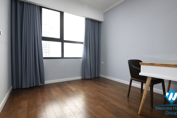 State-of-the-art three-bedroom apartment with lake view in D'capital building on Tran Duy Hung st, Cau Giay